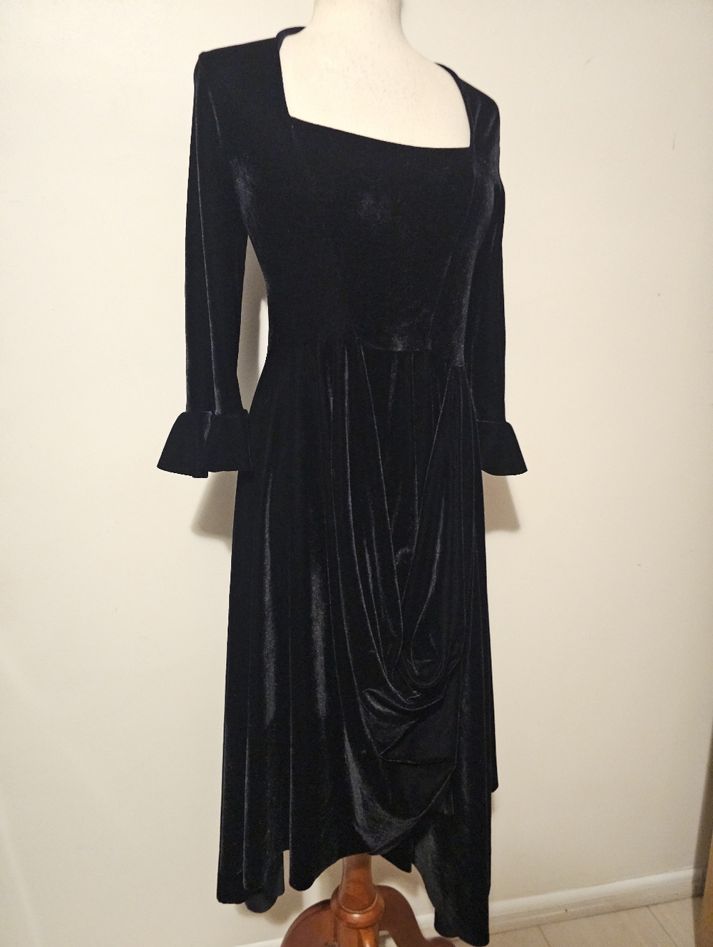 Nuit Clothing Atelier "Pastorale" Dress Black Velvet - Picture 8 of 16
